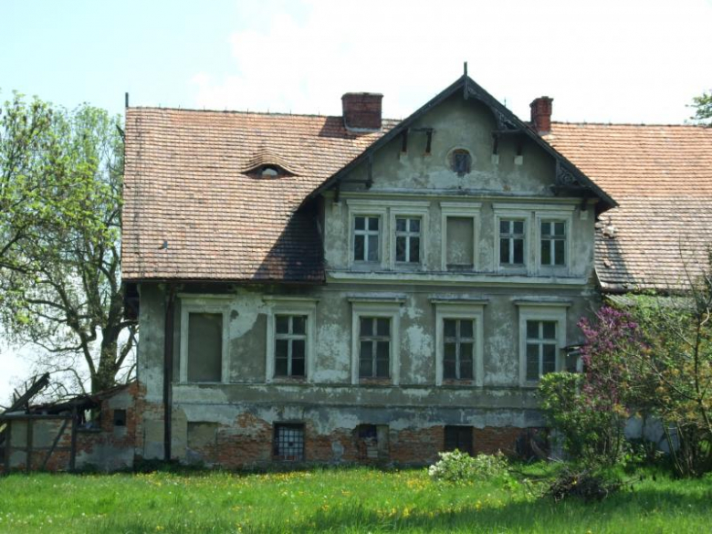 Widok dworu od strony zachodniej