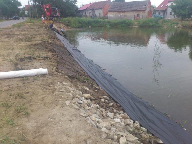 Prace przy renowacji stawu - archiwum