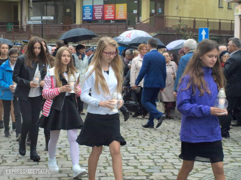 Uroczystości pod pomnikiem