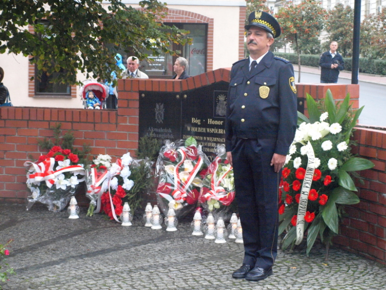 Uroczystości pod pomnikiem