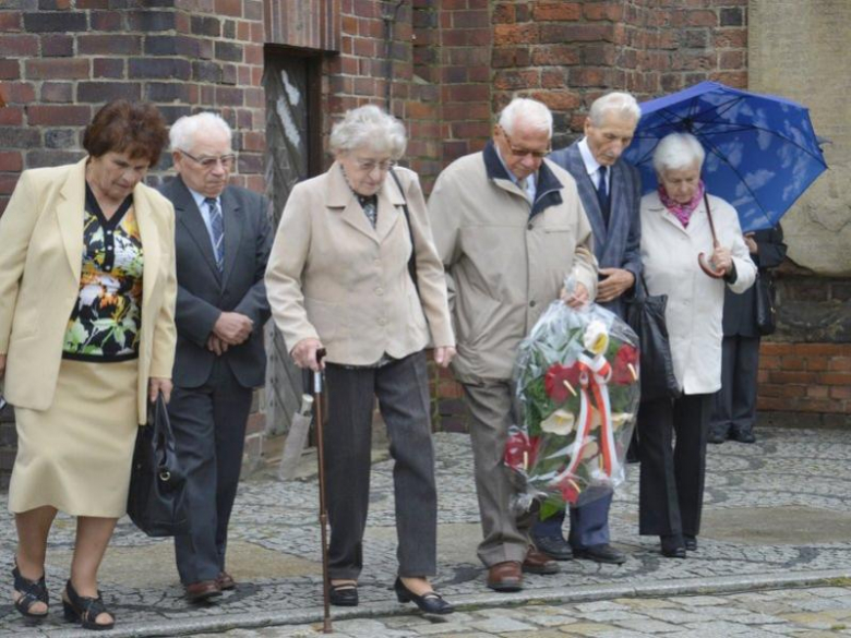 Uroczystości pod pomnikiem