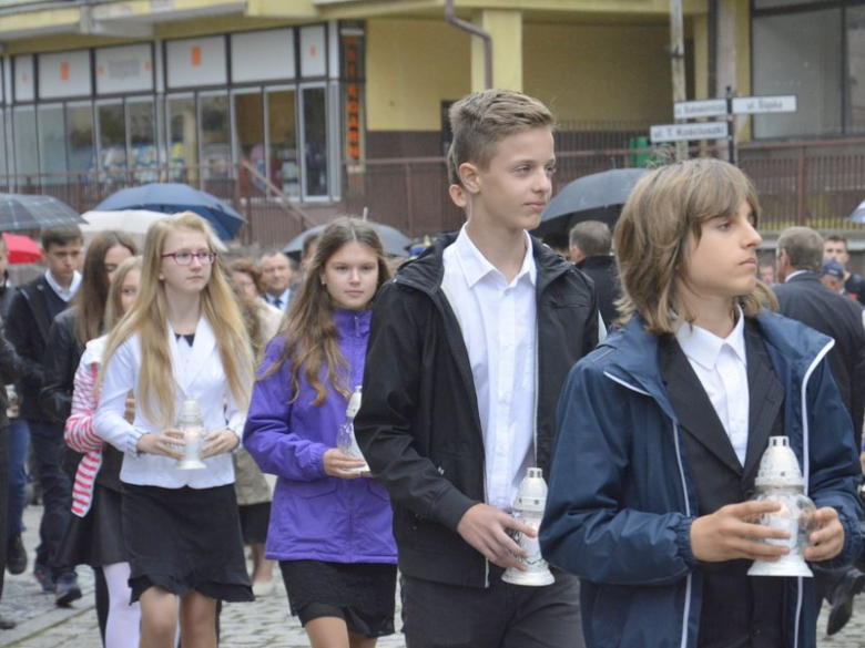 Uroczystości pod pomnikiem