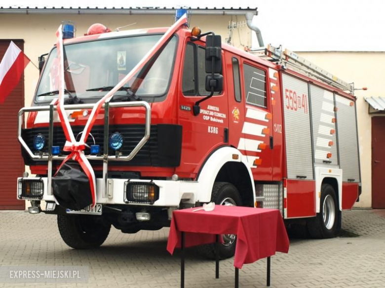 Przekazanie wozu strażackiego 