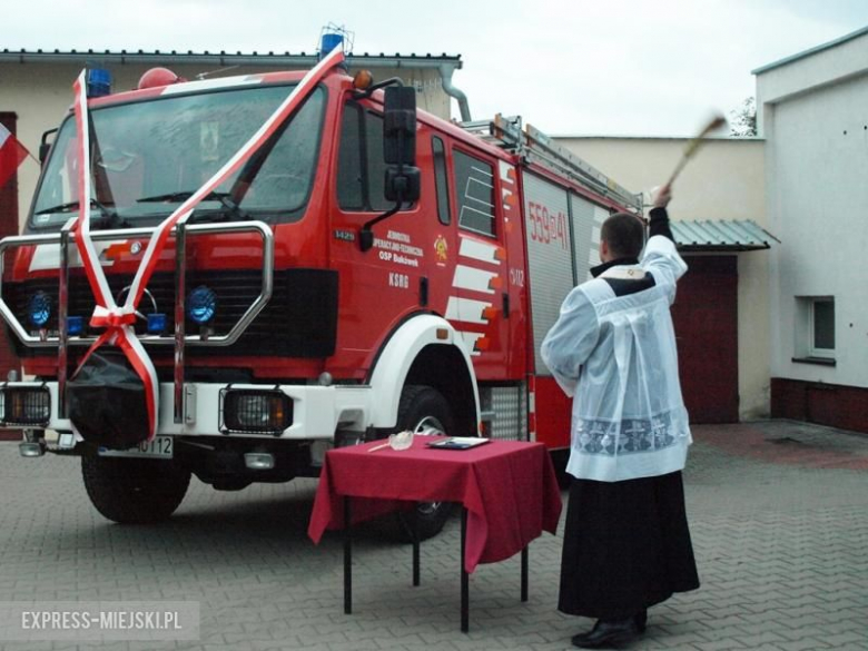 Przekazanie wozu strażackiego 