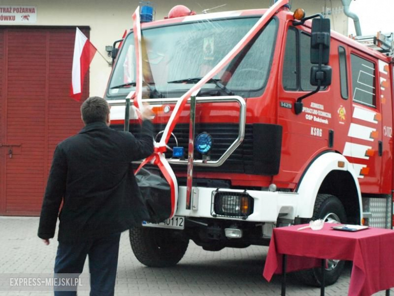 Przekazanie wozu strażackiego 
