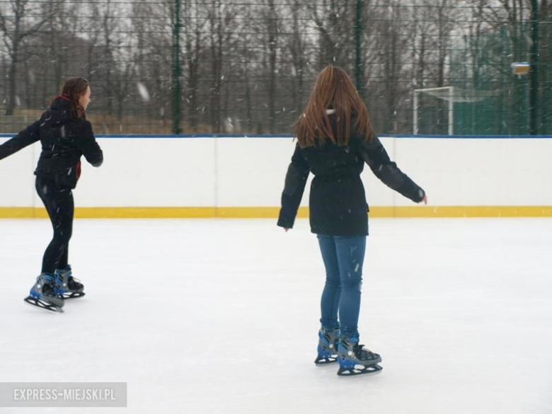 Pierwsze użytkowniczki lodowiska