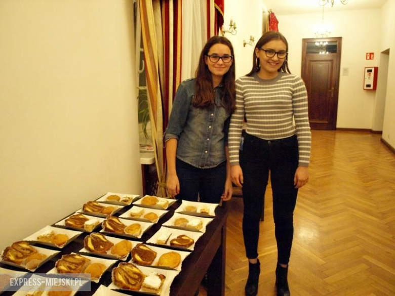 Sprzedaż ciast podczas sesji