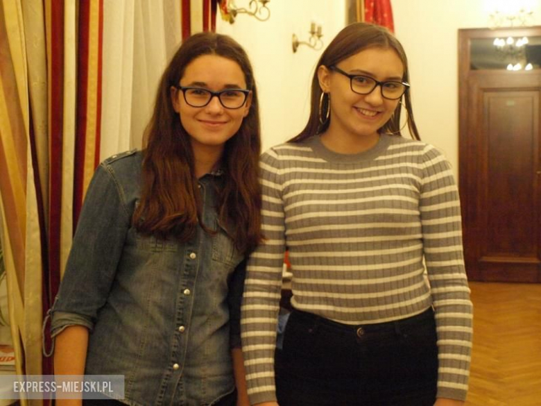 Sprzedaż ciast podczas sesji