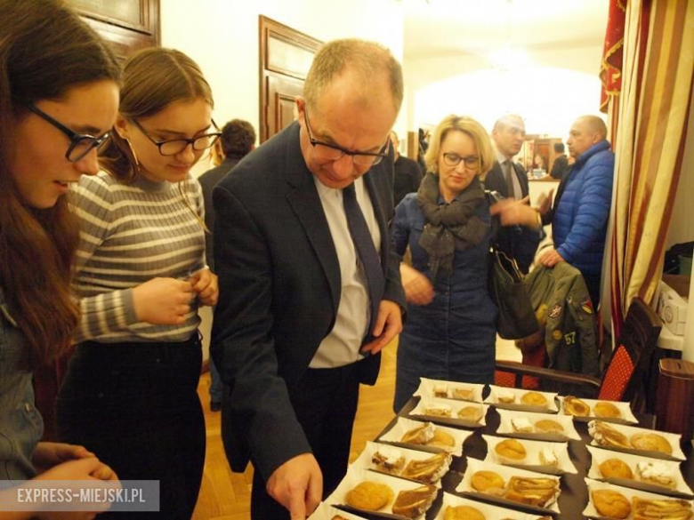 Sprzedaż ciast podczas sesji