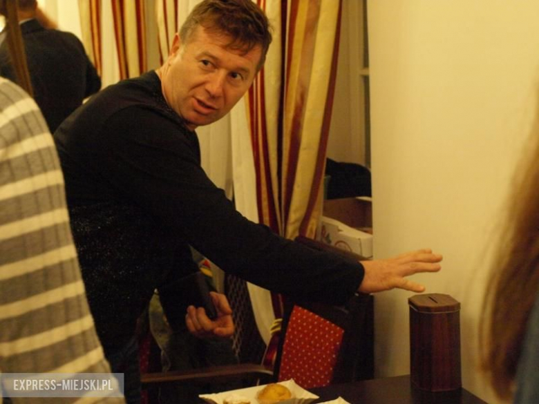 Sprzedaż ciast podczas sesji