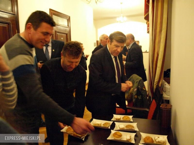 Sprzedaż ciast podczas sesji