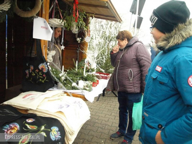 Świąteczny jarmark bożonarodzeniowy