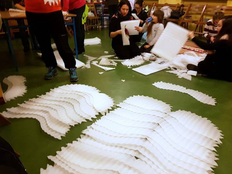 Animatorzy przygotowują skrzydła anielskie