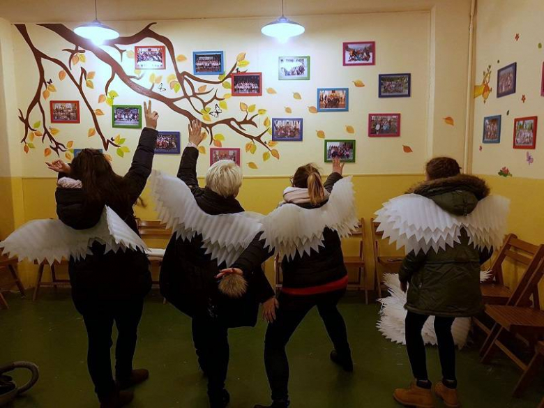 Animatorzy przygotowują skrzydła anielskie