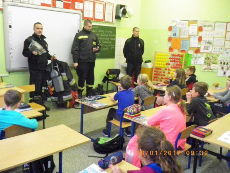 Spotkanie strażaków z uczniami