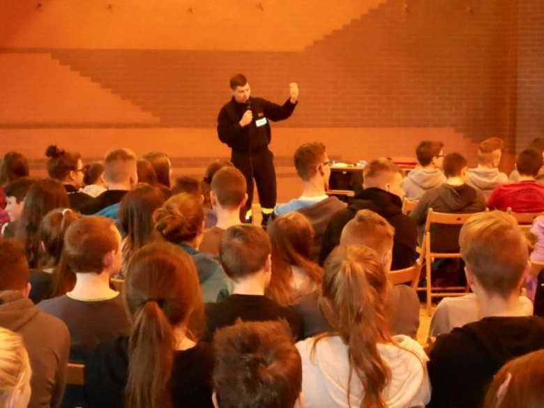 Spotkanie strażaków z uczniami