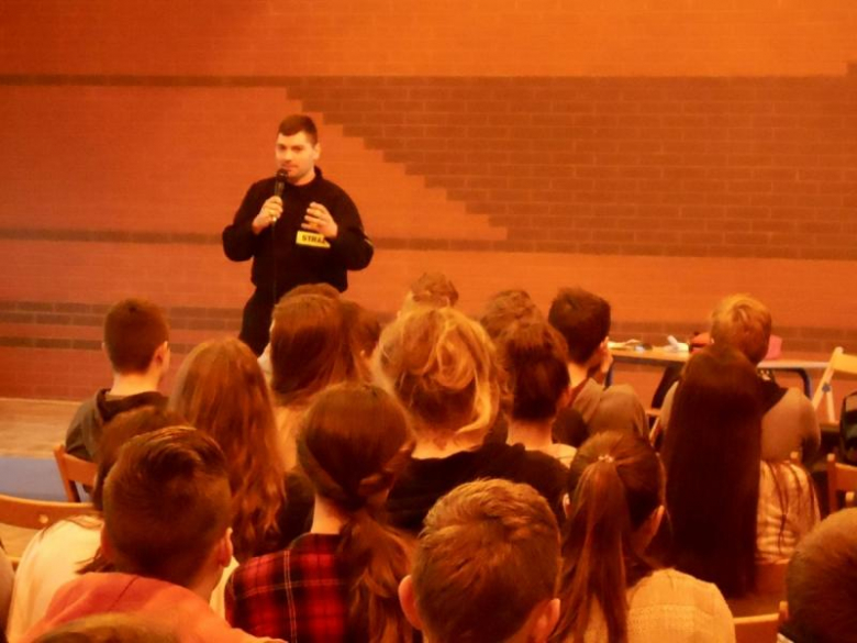 Spotkanie strażaków z uczniami