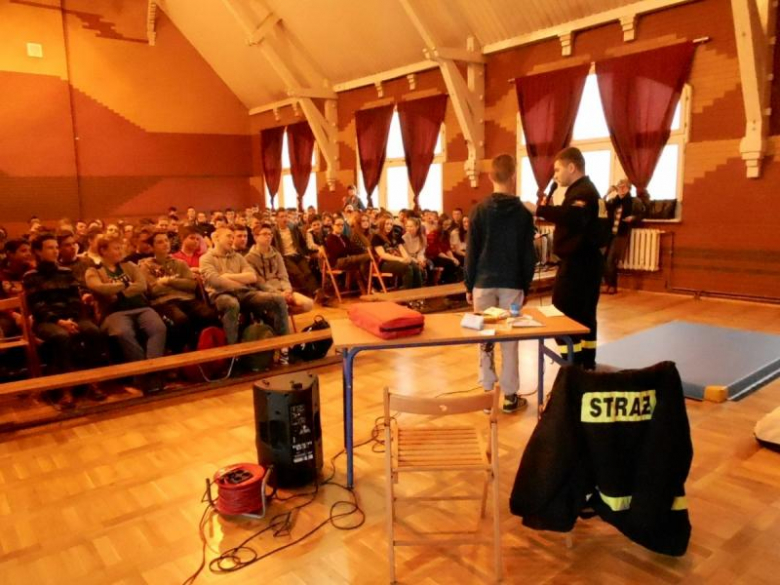 Spotkanie strażaków z uczniami