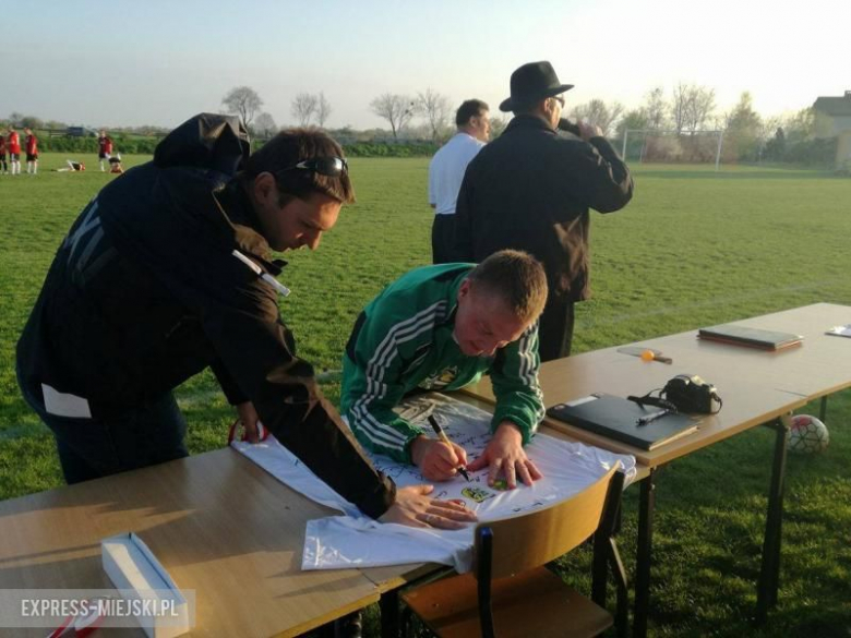 Memorniał im. Dariusza Szewczyka w Komornikach