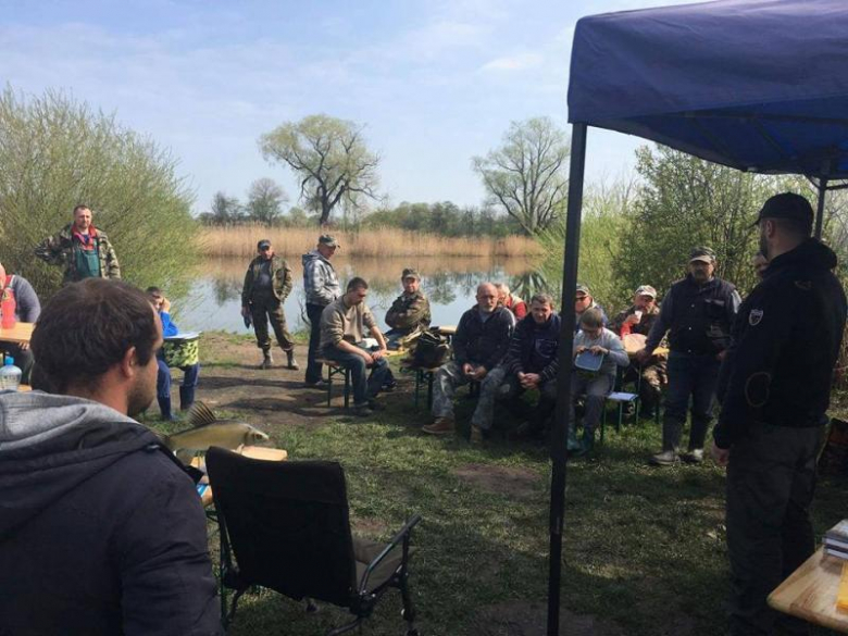 Zawody wędkarskie w Piekarach