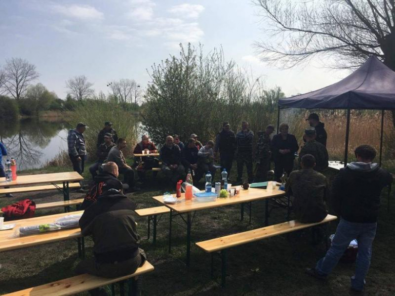 Zawody wędkarskie w Piekarach