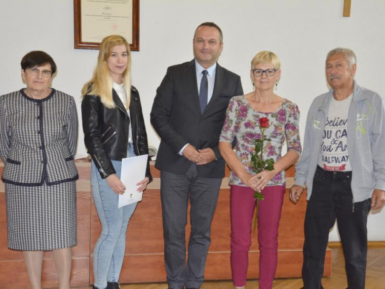 Wręczenie stypendium licealistom