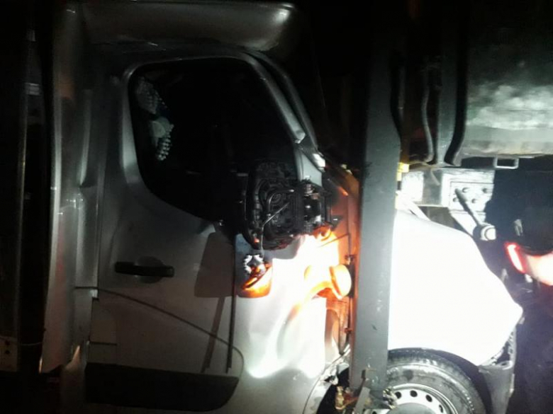 Bus wjechał w piaskarkę na A4