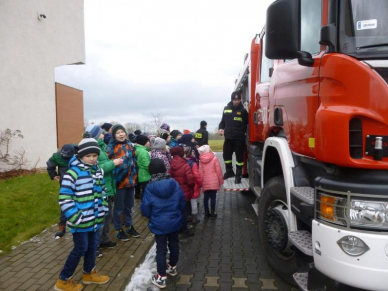 Spotkanie strażaków z dziećmi