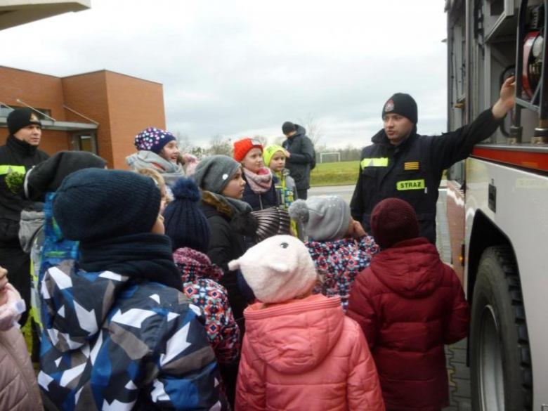 Spotkanie strażaków z dziećmi