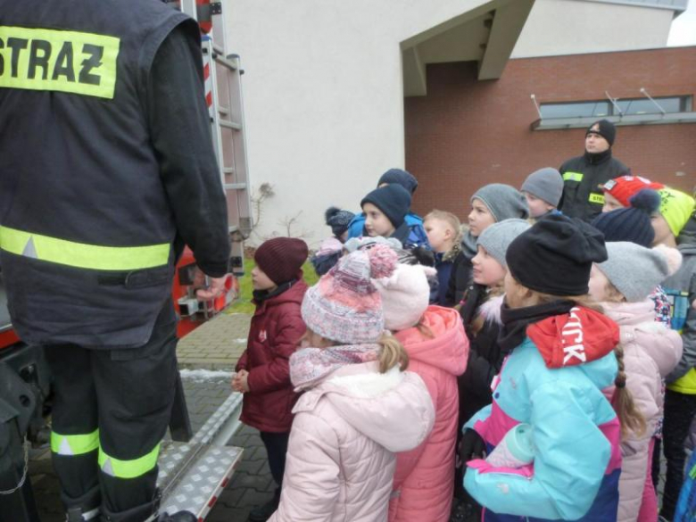 Spotkanie strażaków z dziećmi