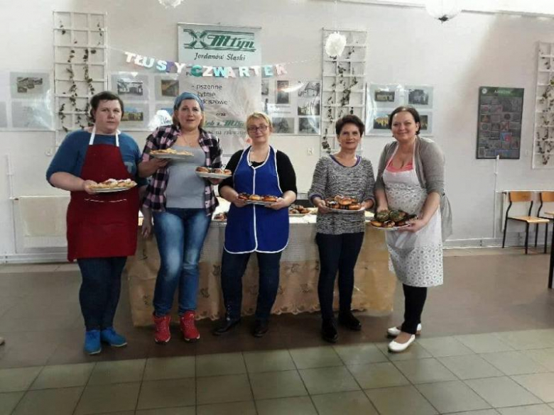 Wspólne pieczenie pączków Juszczynie