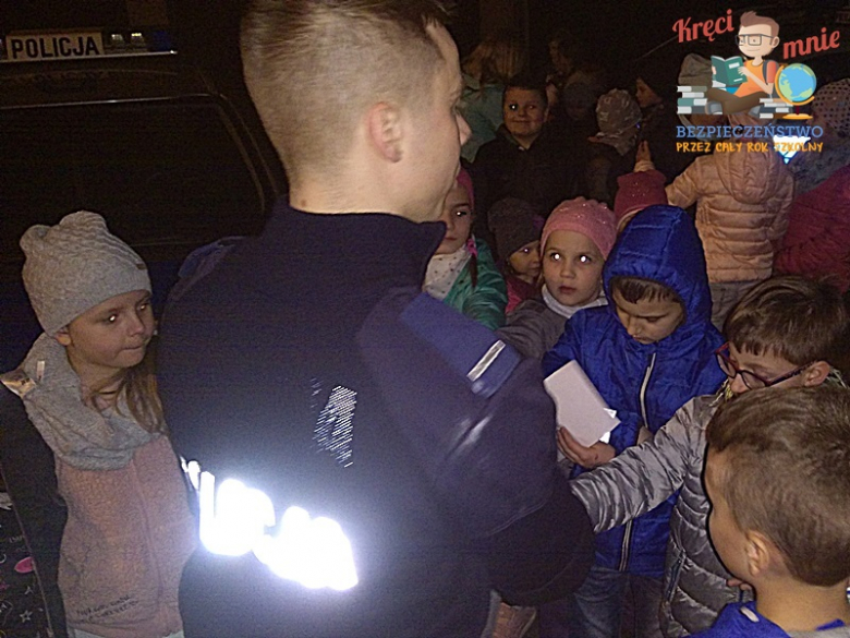Nocna wizyta dzieci na komendzie policji