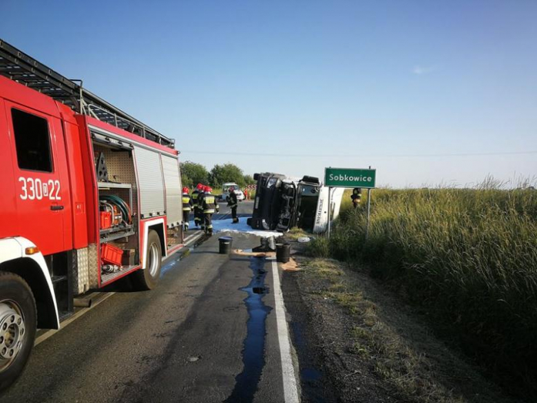 Kolizja w Sobkowicach na drodze wojewódzkiej ne 346