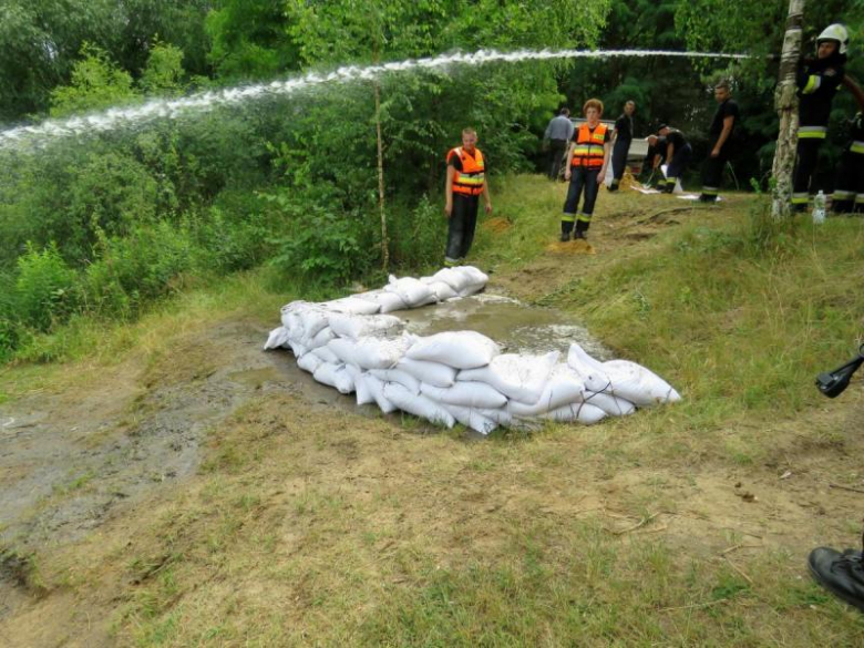 Ćwiczenia strażackie w Prężycach