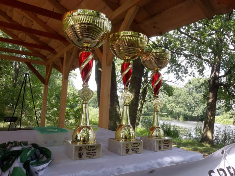 Nocne zawody wędkarskie