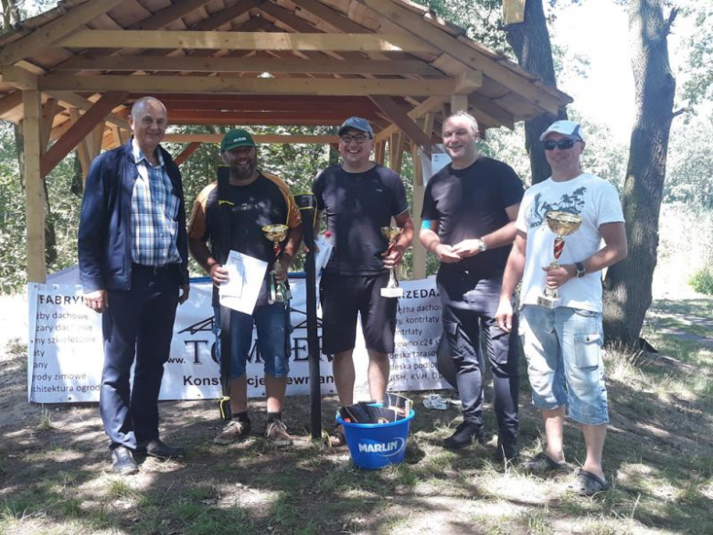 Nocne zawody wędkarskie