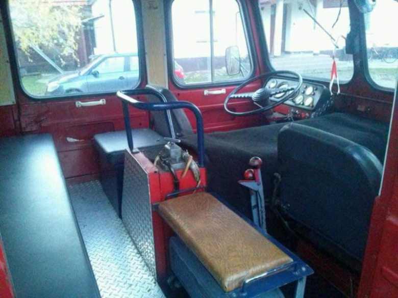 Strażacy sprzedają swój wóz tzn. Pszczółkę