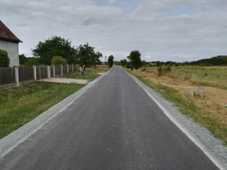 Zakończyła się przebudowa drogi Księginice-Warzyna