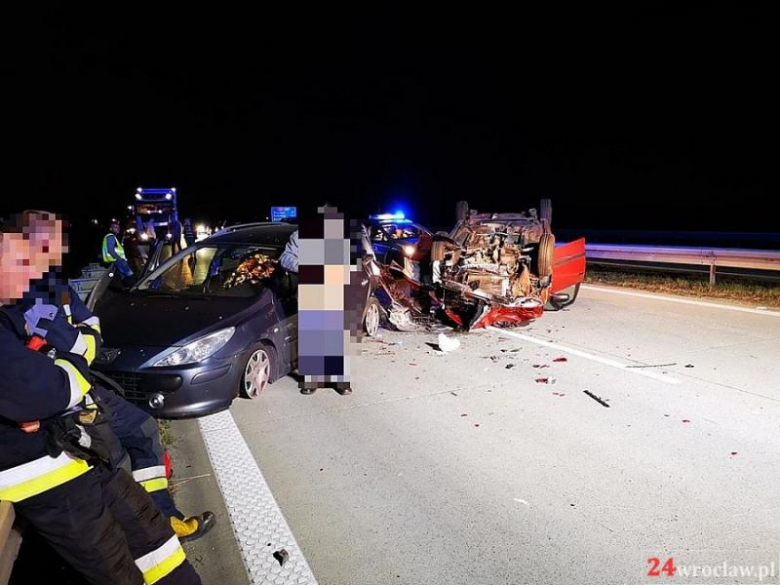 Wypadek na A4. Poszkodowane zostały trzy osoby