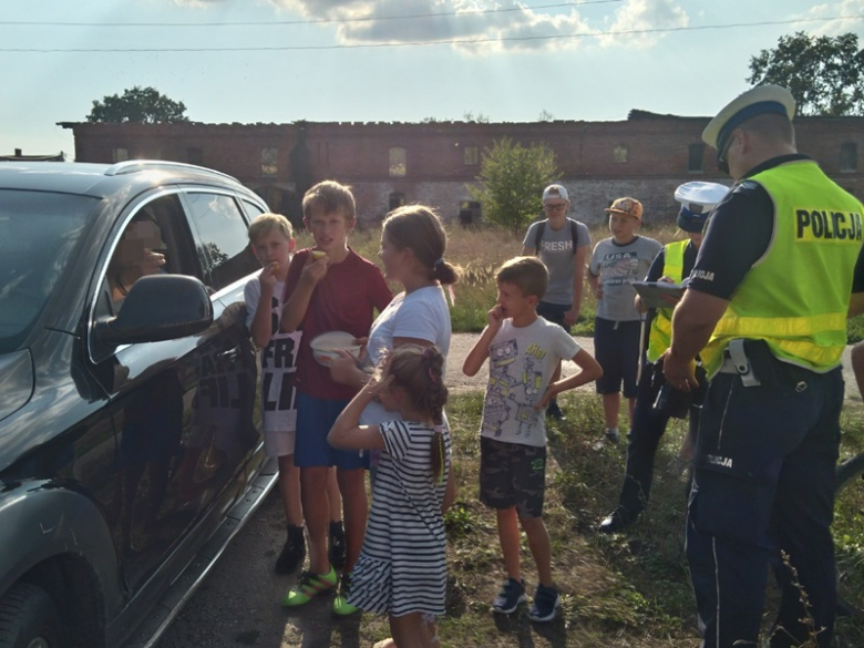 Wspólne kontrole policjantów i dzieci