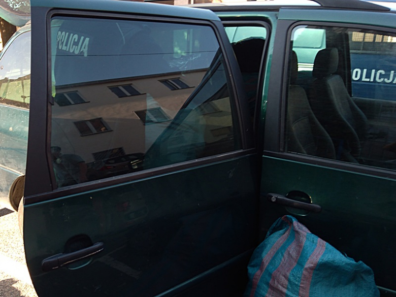 Policjanci zatrzymali mężczyznę w związku z usiłowaniem wręczenia korzyści majątkowej