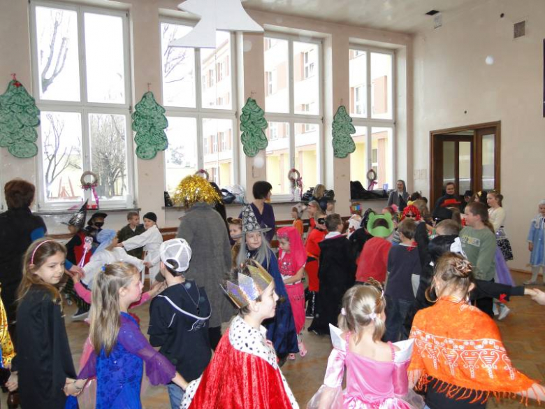 Bal karnawałowy w SP nr 3 w Środzie Śląskiej