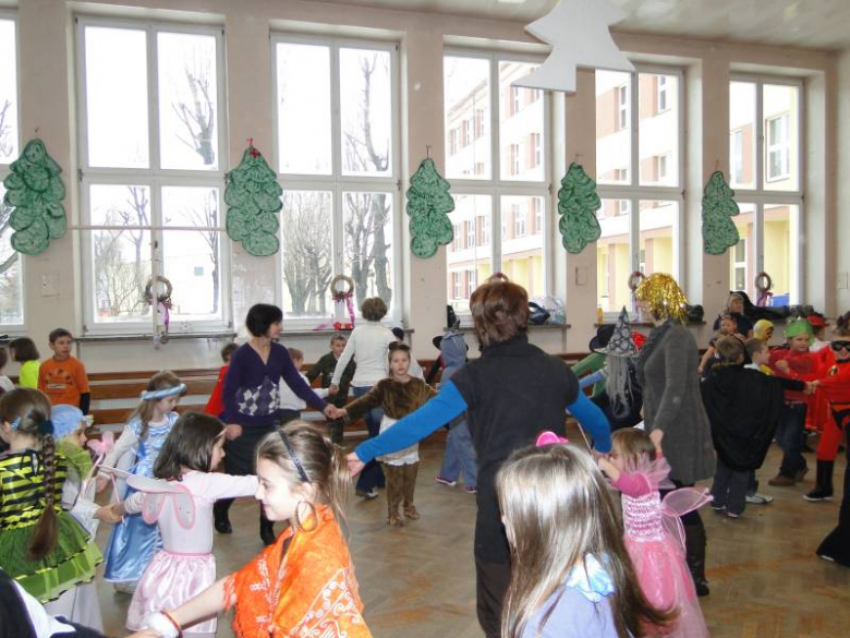 Bal karnawałowy w SP nr 3 w Środzie Śląskiej