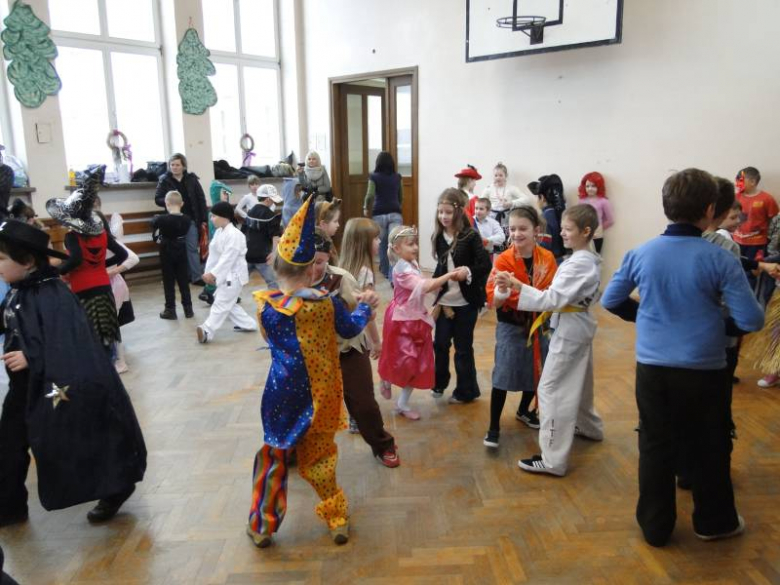 Bal karnawałowy w SP nr 3 w Środzie Śląskiej