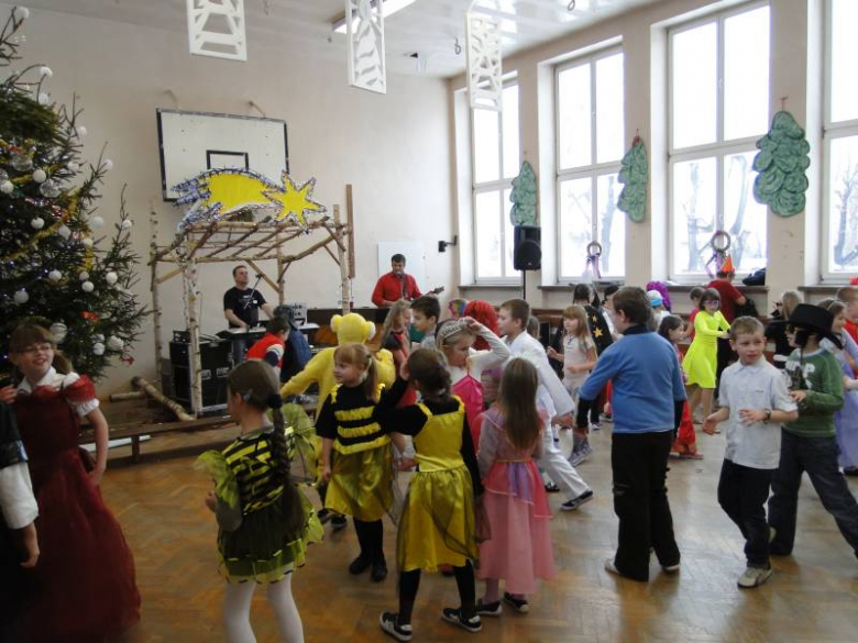 Bal karnawałowy w SP nr 3 w Środzie Śląskiej
