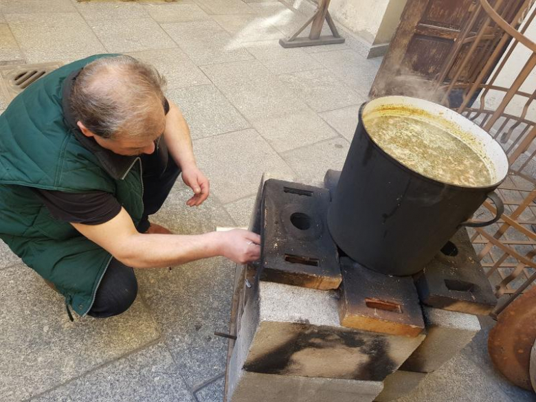 Jarmark Wielkanocny na dziedzińcu muzeum