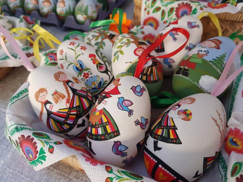 Jarmark Wielkanocny na dziedzińcu muzeum