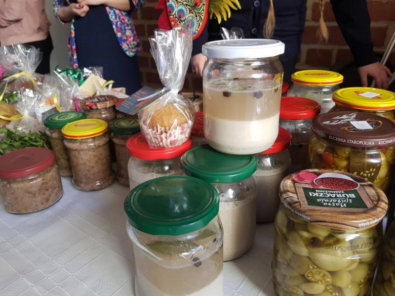 Jarmark Wielkanocny na dziedzińcu muzeum