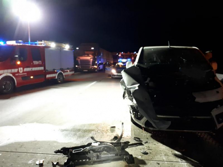 Kolizja dwóch pojazdów na A4