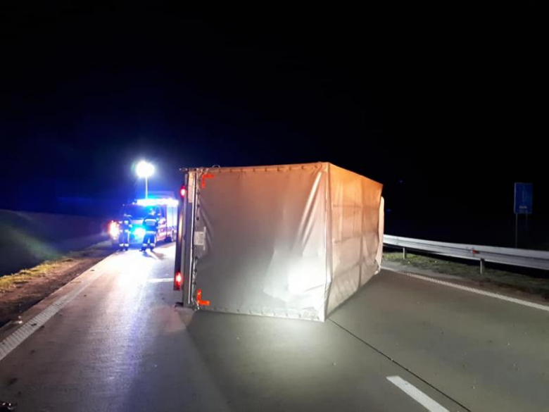 Kolizja dwóch pojazdów na A4